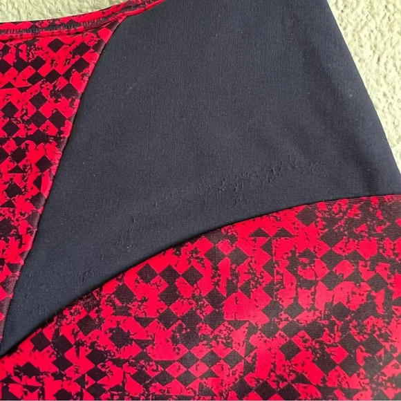 Puma Culture Surf Crop Top - Picture 3 of 10